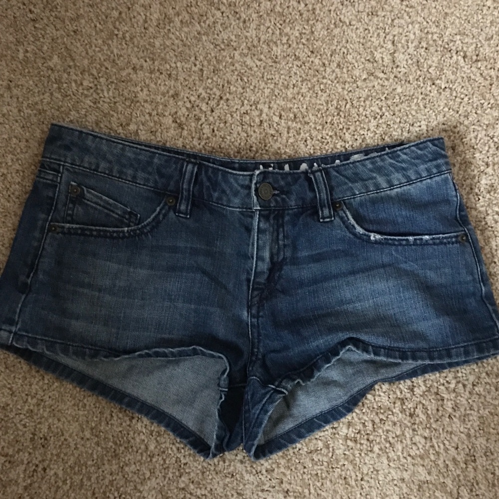 🌟Volcom Denim Shorts🌟